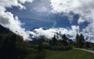 Sur la route de Saint Nicolas de Véroce, pour enregistrement musique pour piano, festival musique et patrimoine en pays du Mont-Blanc